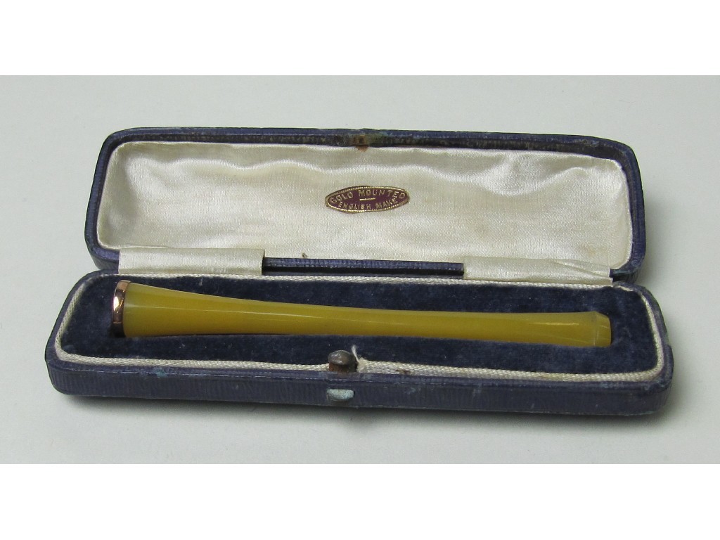 Appraisal: Gold mounted cigarette holder