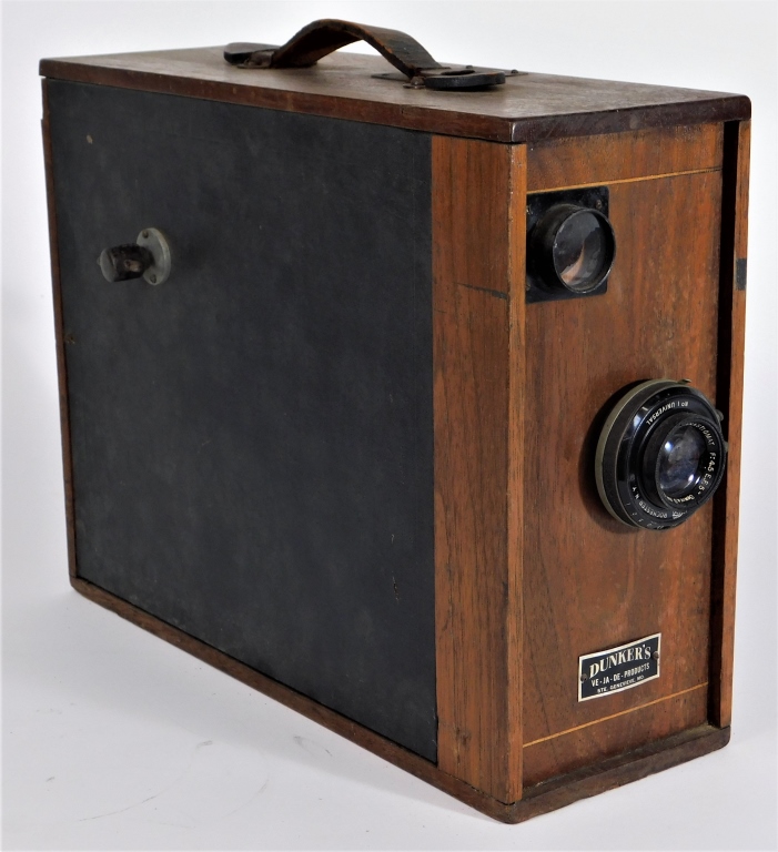 Appraisal: DUNKER'S VE-JA-DE MM SCHOOL CAMERA Dunker's Ve-Ja-De mm School Camera