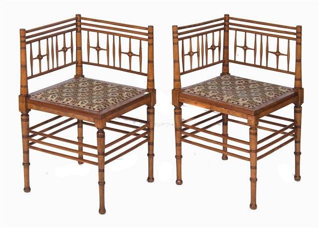 Appraisal: AN PAIR OF ARTS AND CRAFTS BEECH CORNER CHAIRS having