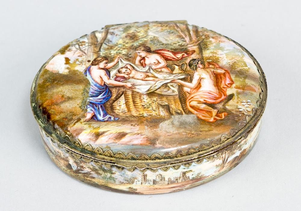 Appraisal: Vienna Enamel Box Vienna Enamel Box oval shape with one