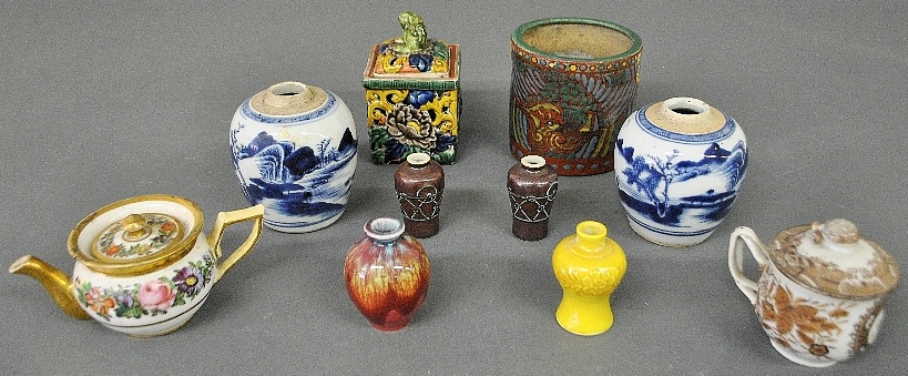 Appraisal: - Ten pieces of Chinese and other porcelain items to