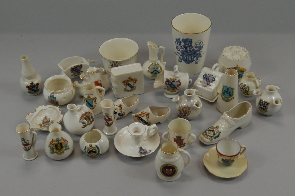 Appraisal: A large quantity of crested wares relating to Lincolnshire to