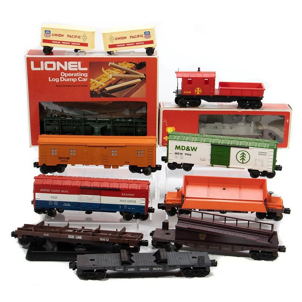 Appraisal: Lionel Freight and Operating Cars Lionel - Northern Pacifi Log