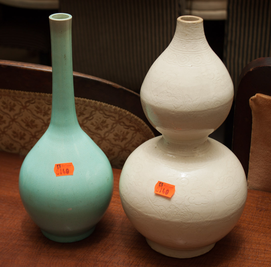 Appraisal: Two oriental vases