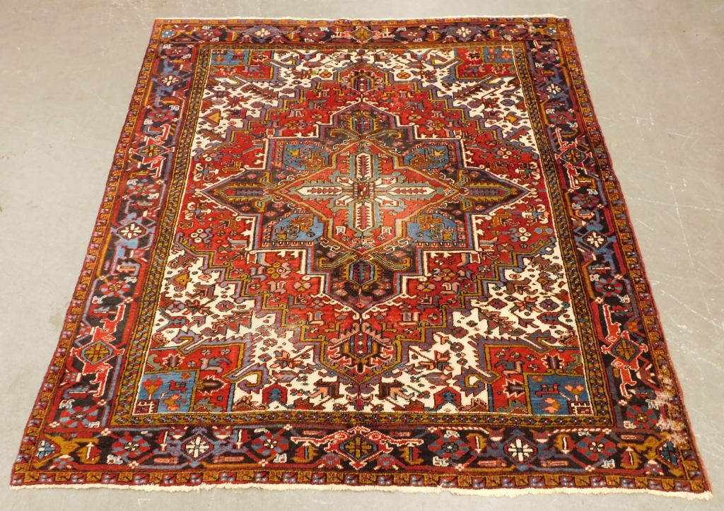 Appraisal: PERSIAN HERIZ ORIENTAL GEOMETRIC FLORAL CARPET RUG Middle East Circa