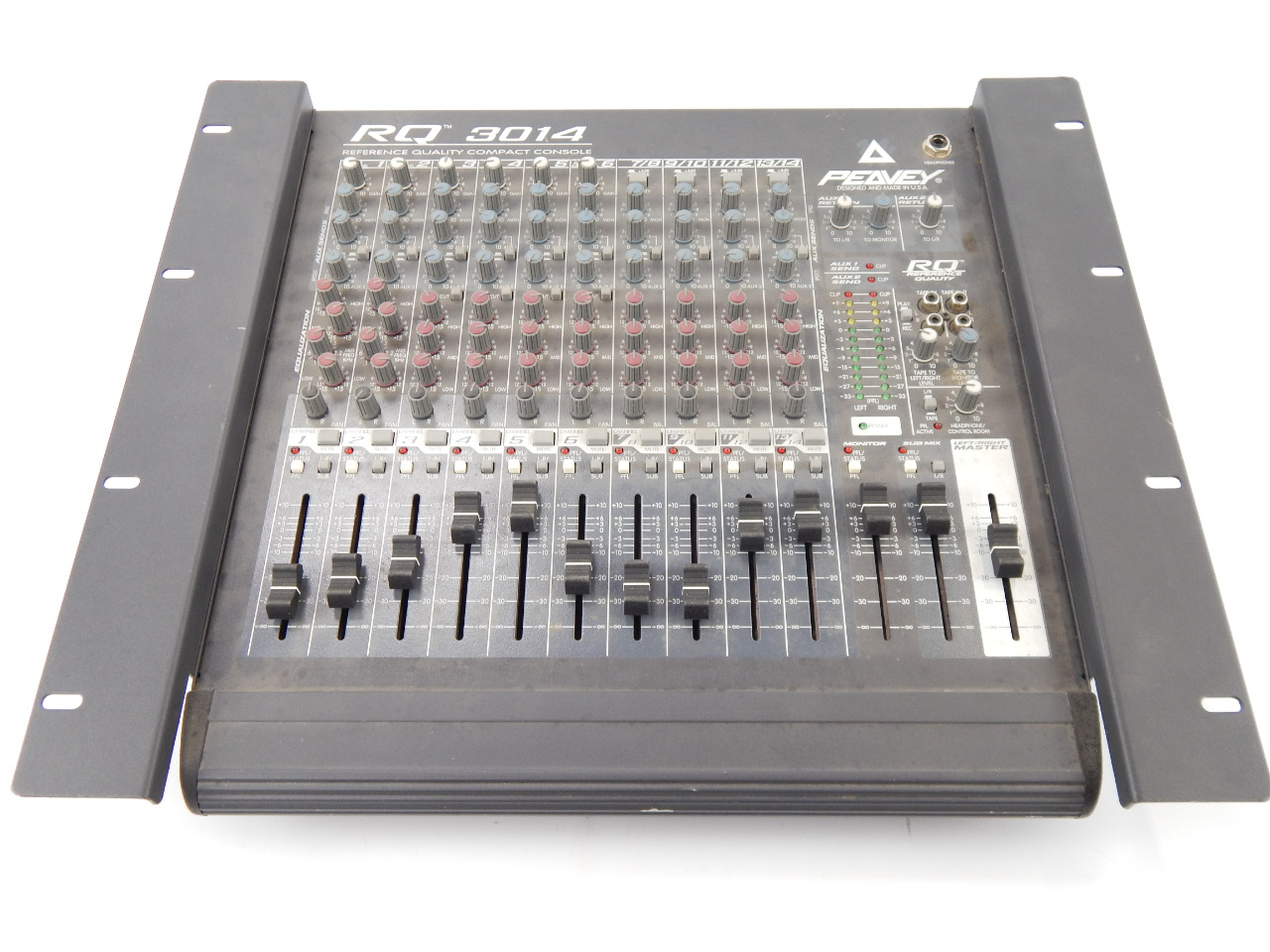 Appraisal: A Peavey RQ compact mixing console with rack mount ears