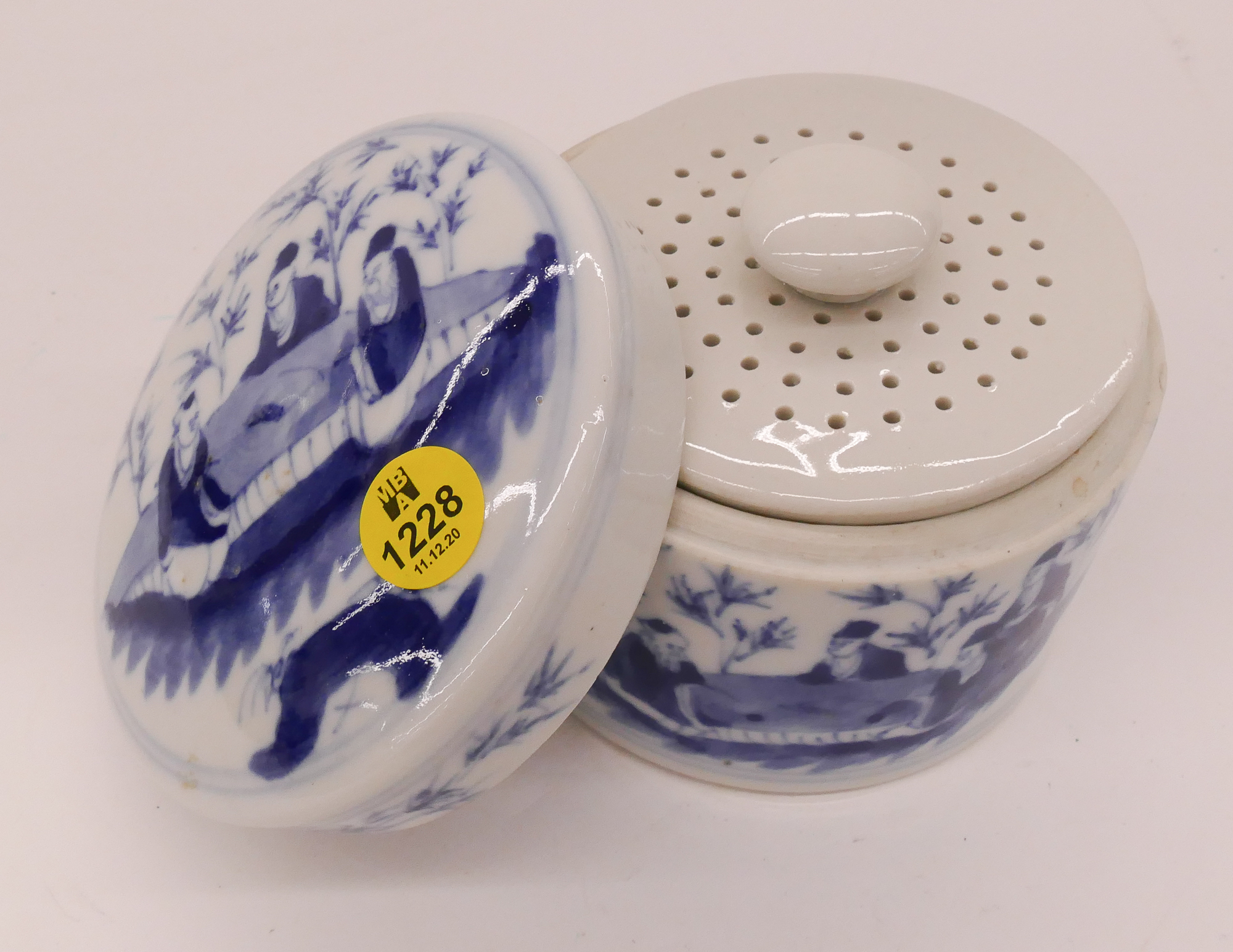 Appraisal: Chinese Republic B W Porcelain Cricket Box- x ''