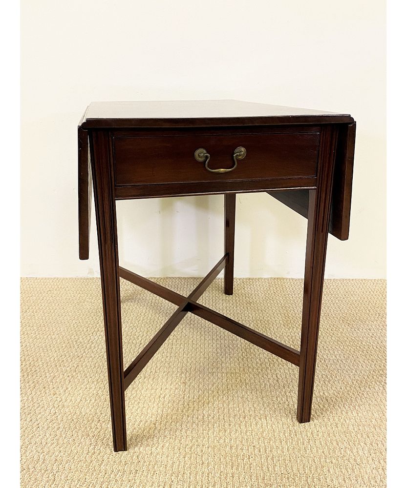 Appraisal: Philadelphia Chippendale Pembroke Table Philadelphia Chippendale mahogany Pembroke table circa