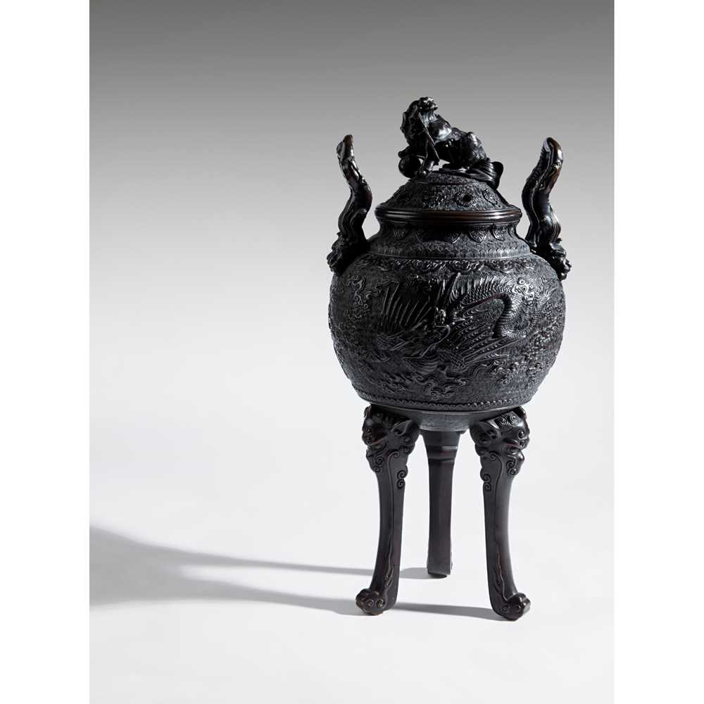 Appraisal: LARGE BRONZE TRIPOD CENSER WITH COVER EDO PERIOD BUNSEI ERA