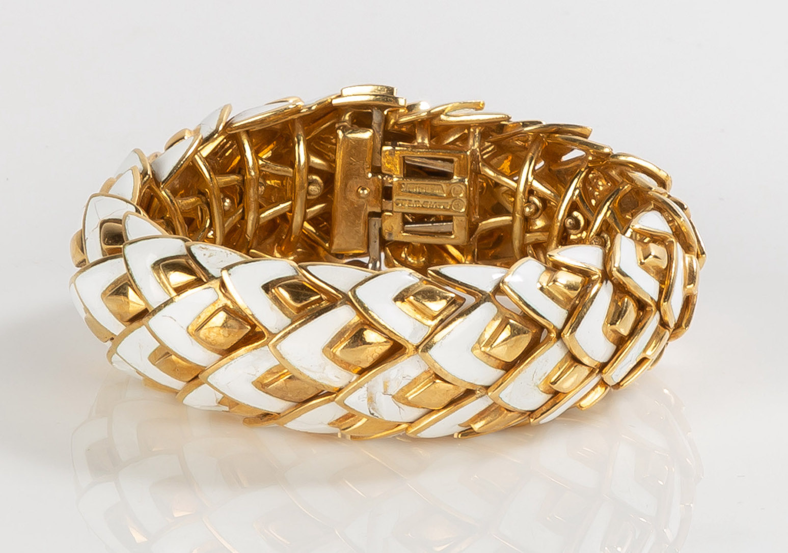 Appraisal: DAVID WEBB K GOLD ENAMEL BRACELET K Gold with alternating