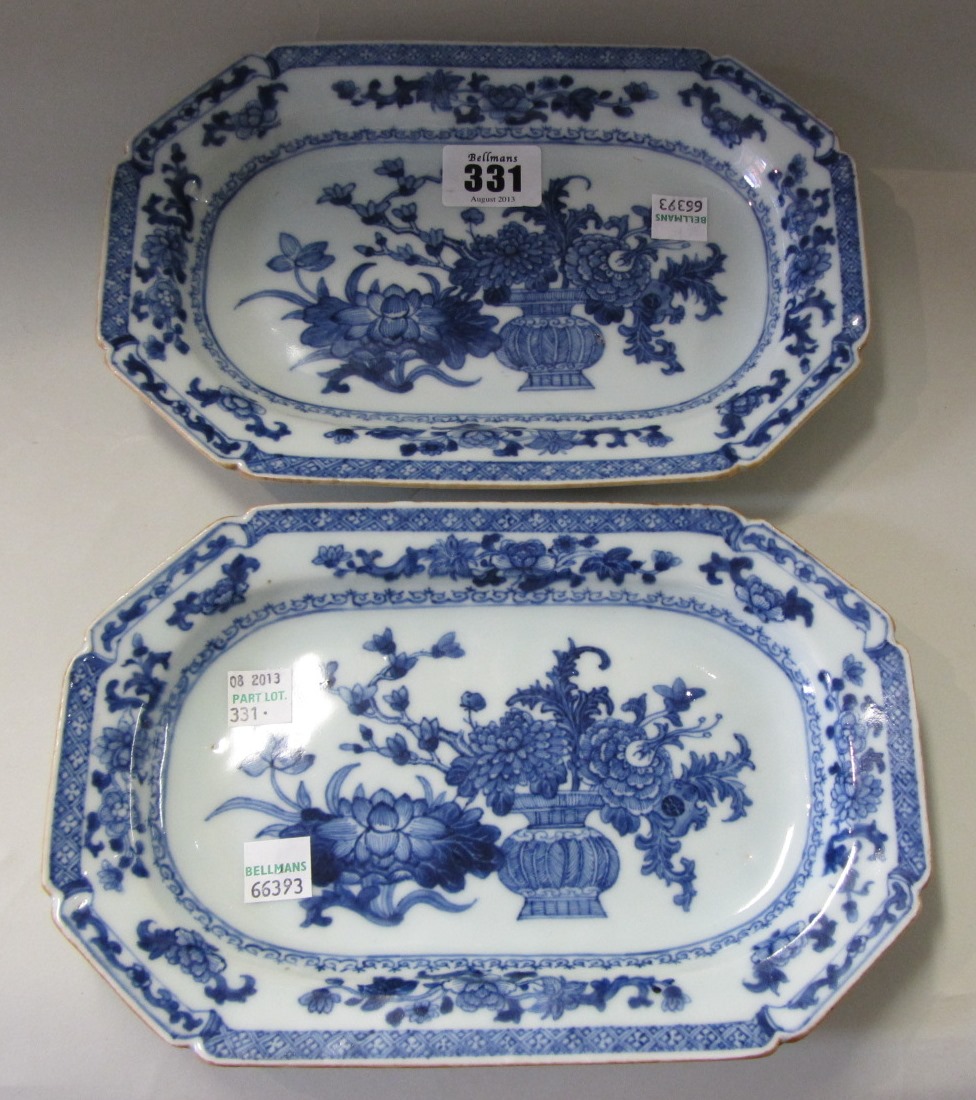 Appraisal: A pair of small Chinese export blue and white dishes