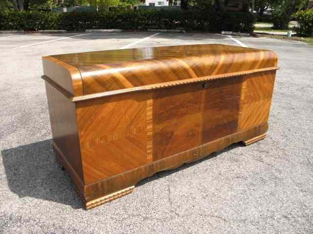 Appraisal: Lane cedar storage chest ''Aroma seal'' with pop up shelf