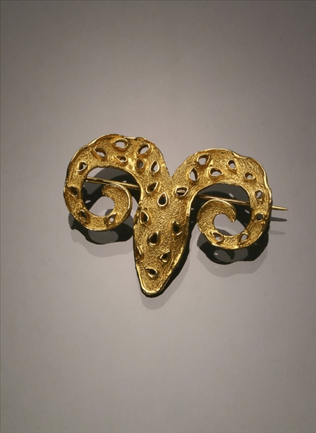 Appraisal: -Karat Yellow-Gold Ram's Head Brooch Ilias Lalaounis Weight dwt Length