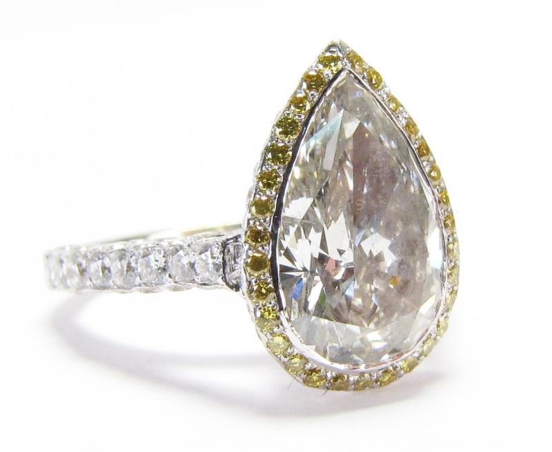 Appraisal: A lady's platinum ring with a ct pear shaped diamond