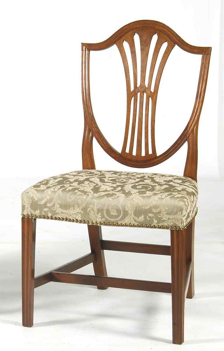 Appraisal: ANTIQUE AMERICAN HEPPLEWHITE SIDE CHAIRCirca In mahogany with arch-shaped crest