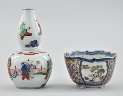 Appraisal: A Japanese Dish and a Chinese Vase Measuring approx -