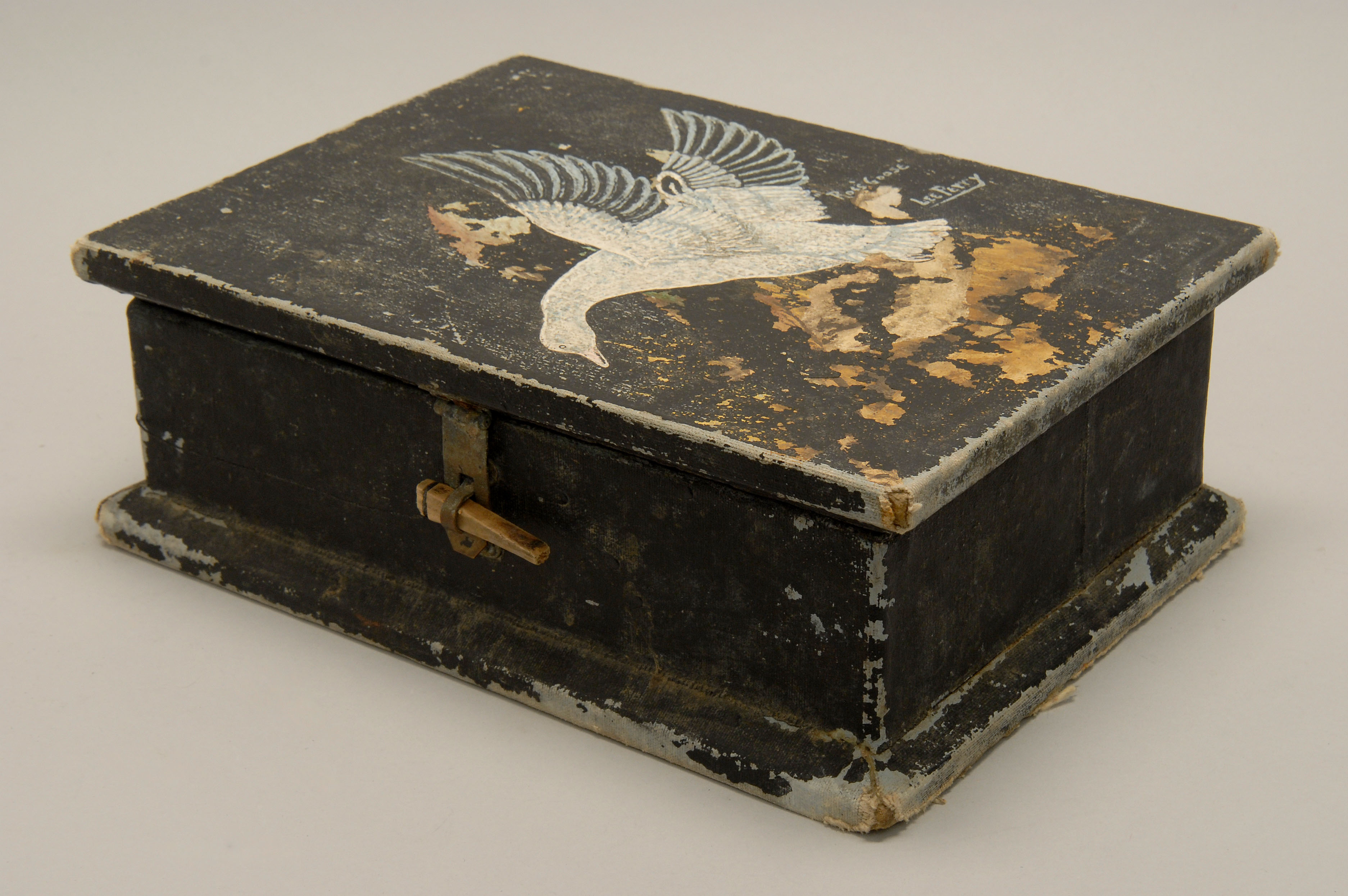 Appraisal: WOODEN GUNNING BOX Lid with painting of a Ross's goose