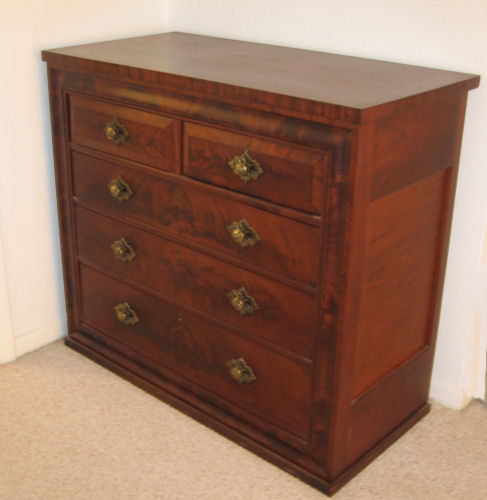 Appraisal: th C FINE MAHOGANY CHEST OF DRAWERS drawers over Ogee