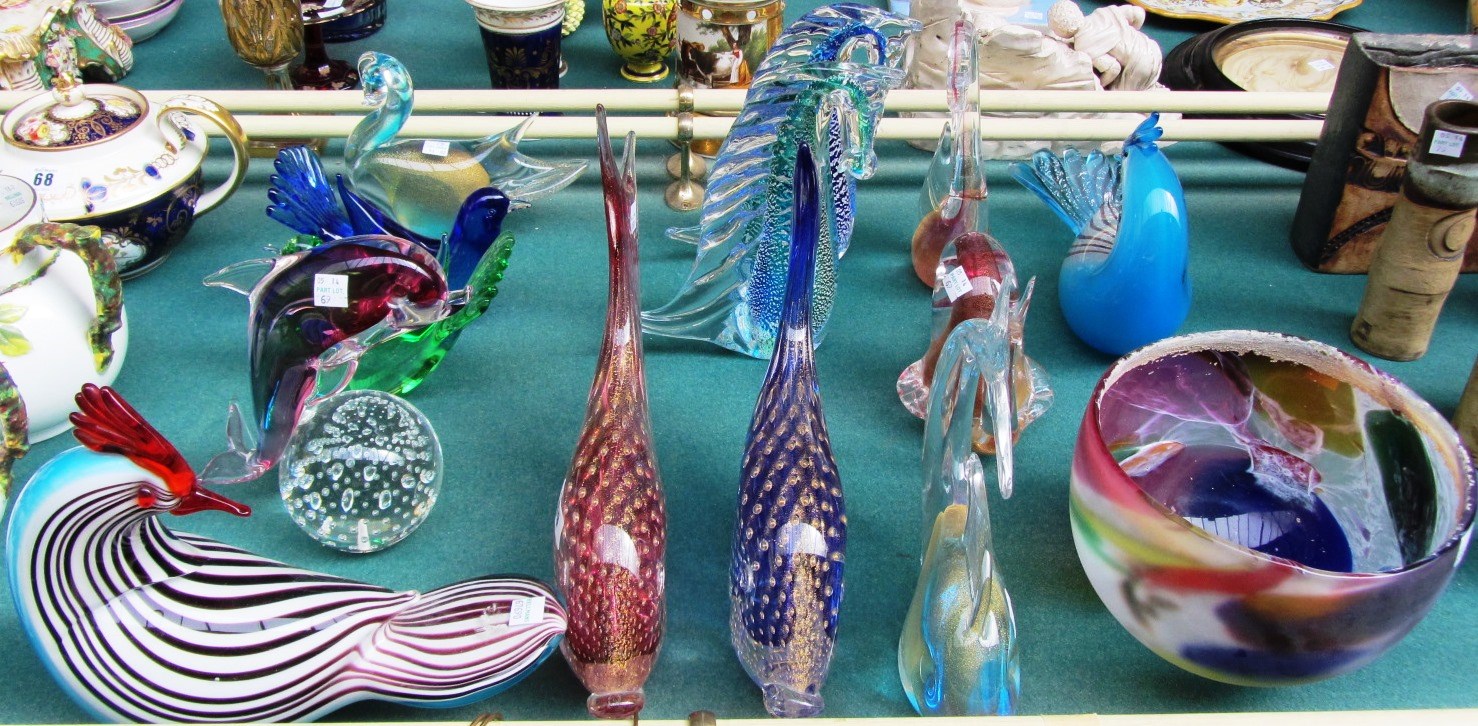 Appraisal: A quantity of modern glass animals probably Murano each with