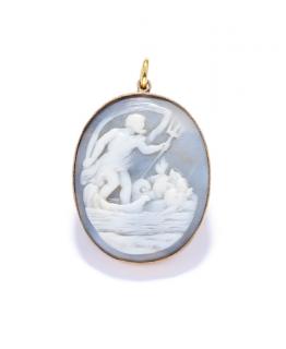 Appraisal: A NEPTUNE THEMED CAMEO A NEPTUNE THEMED CAMEO Neptune with