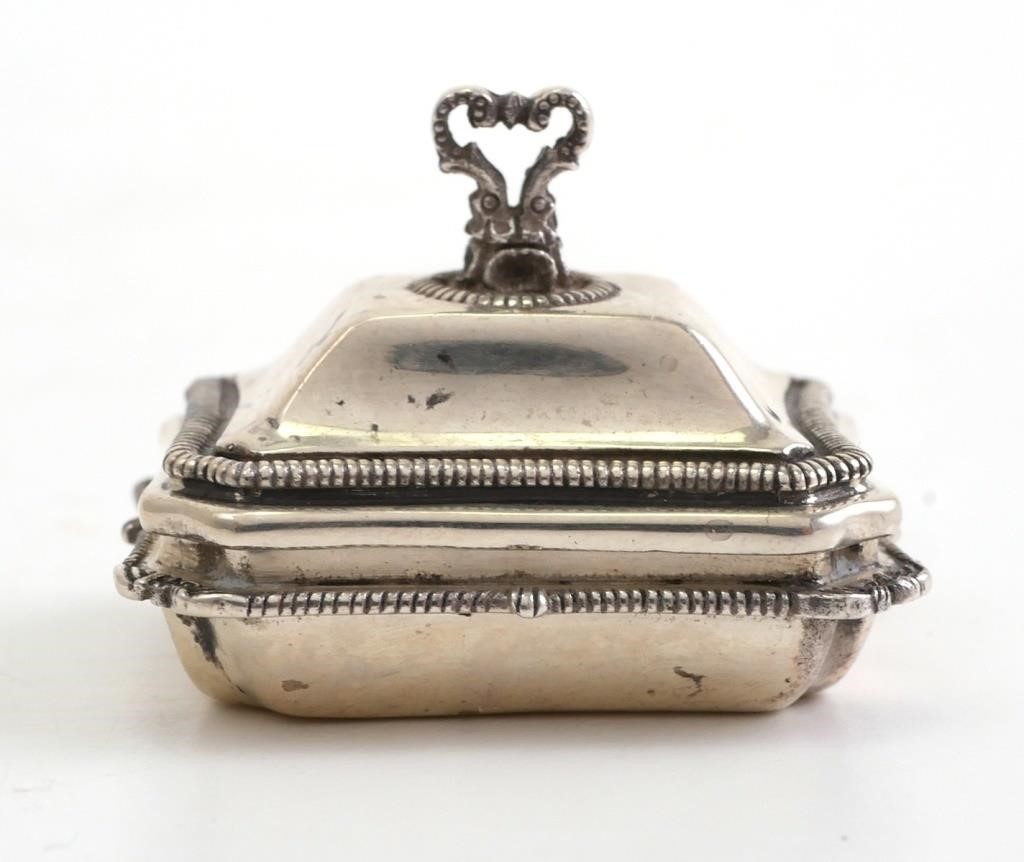 Appraisal: Lidded dollhouse size tureen or covered vegetable in George III