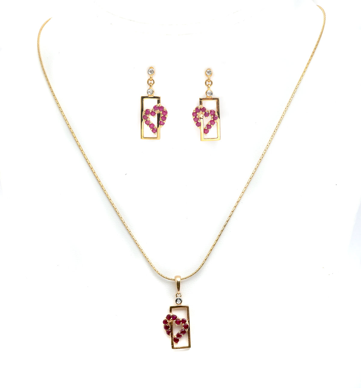 Appraisal: K RUBY DIAMOND HEART SHAPE EARRING SET K yellow gold