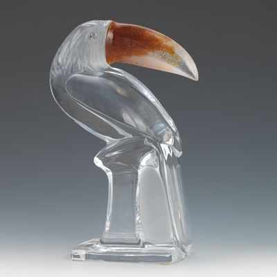 Appraisal: A Daum Figurine of a Toucan Crystal figurine of a