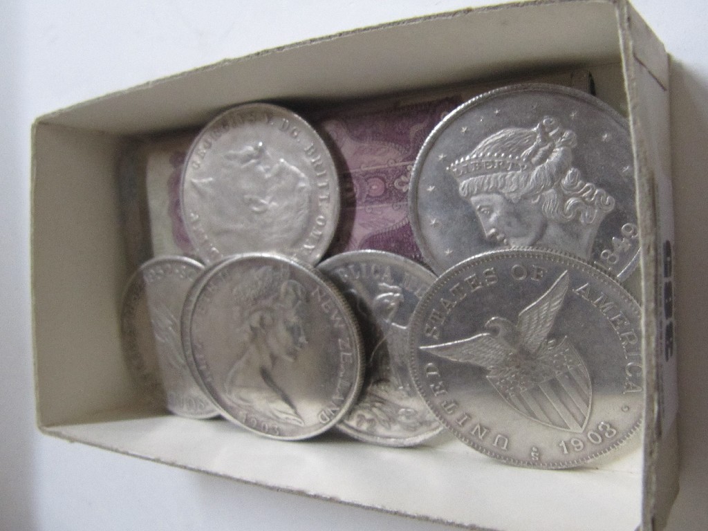 Appraisal: A box of coins and banknotes