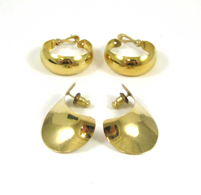 Appraisal: TWO PAIRS OF YELLOW GOLD EARRINGS including a pair of