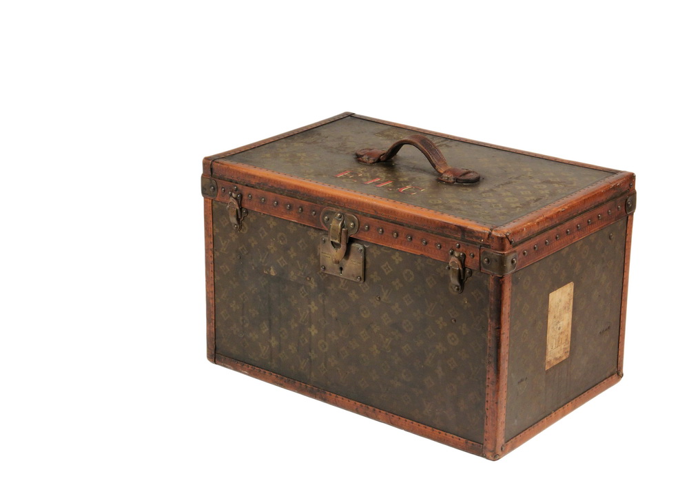 Appraisal: LOUIS VUITTON HAT BOX - th c Monogram Fabric Composition