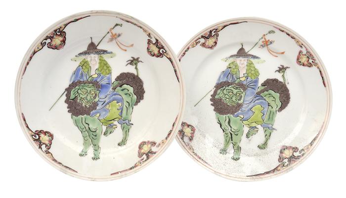 Appraisal: A PAIR OF CHINESE PLATES DEPICTING A DEITY AND A