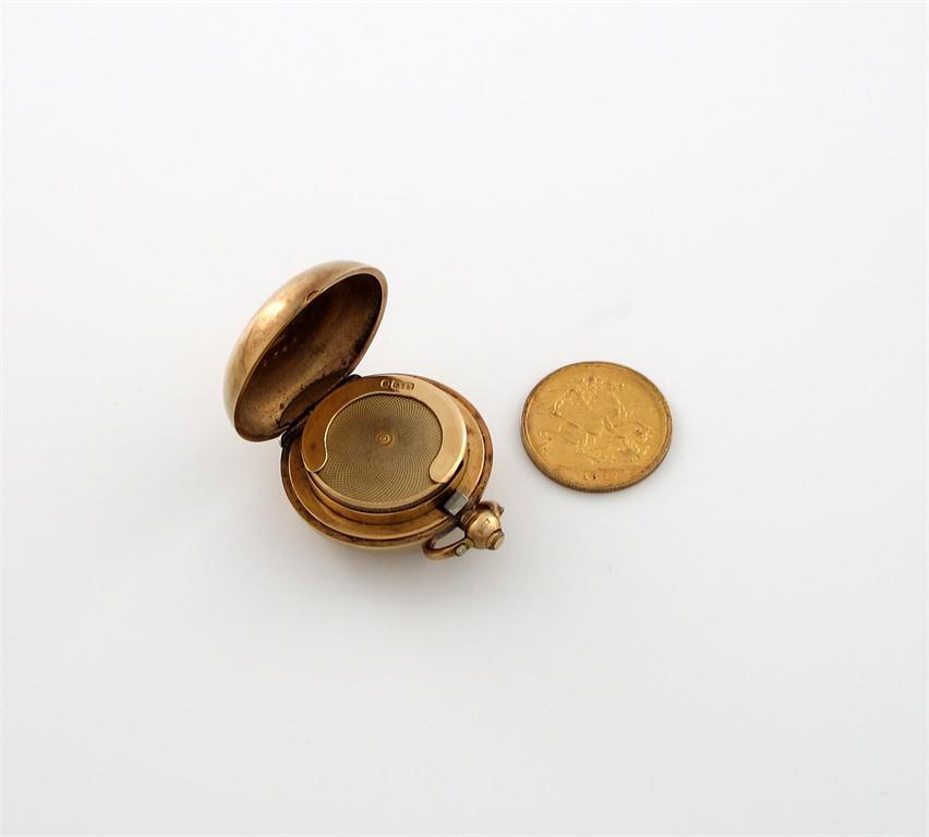 Appraisal: A carat gold sovereign case