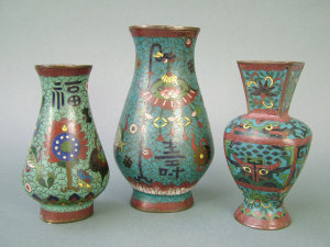 Appraisal: An early th century Chinese cloisonne enamel vase of flattened