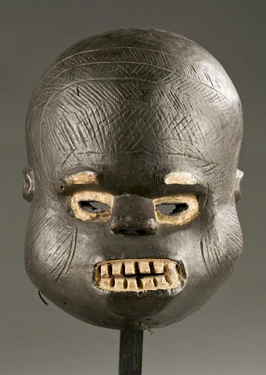 Appraisal: Camerron Grasslands bulbous face mask th c A bulbous shaped