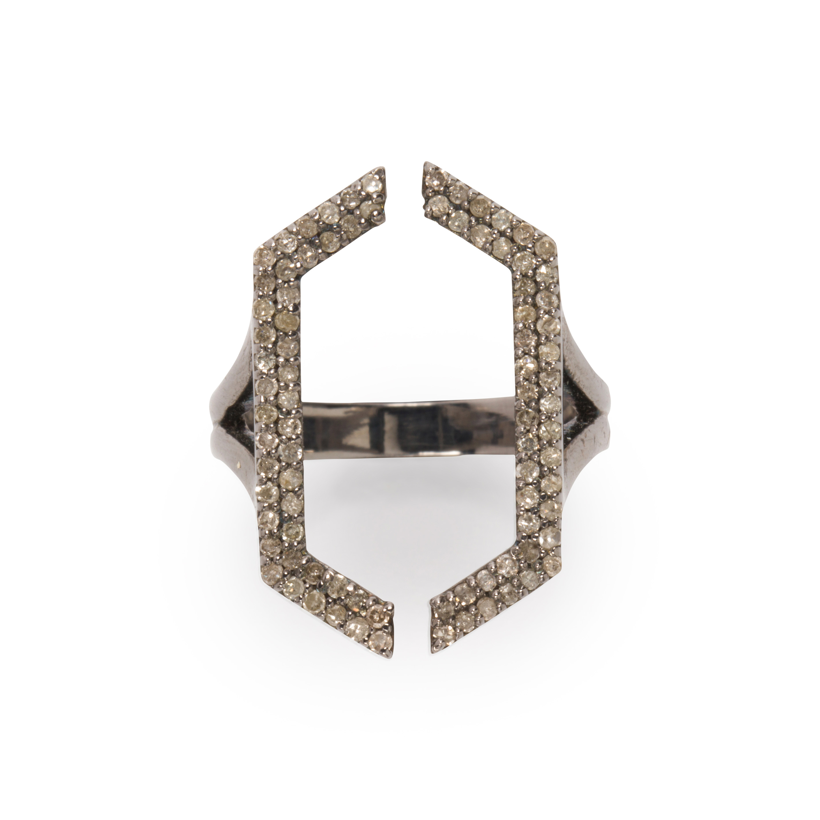 Appraisal: A DIAMOND RING A diamond ring of geometric open form