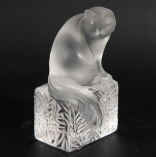 Appraisal: LALIQUE SCULPTURE OF A CAT ON STYLIZED ROCK STAND SCULPTURE