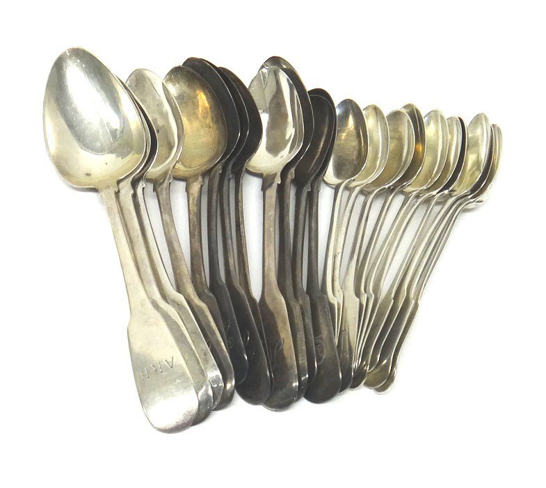 Appraisal: Silver comprising six Irish fiddle pattern teaspoons Dublin three Irish