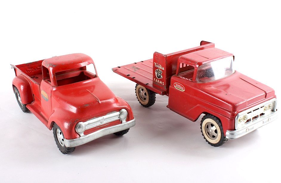 Appraisal: Mid Century Tonka Farms and Stepside Trucks Featured in this