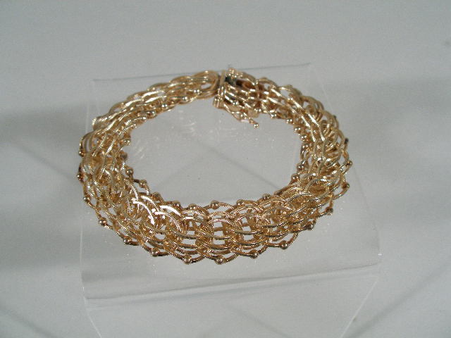 Appraisal: Ladies Bracelet K gold interlocking link slide clasp w guard