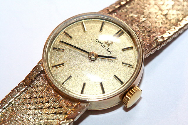 Appraisal: A LADIES CT GOLD OMEGA WRIST WATCH with gilt dial