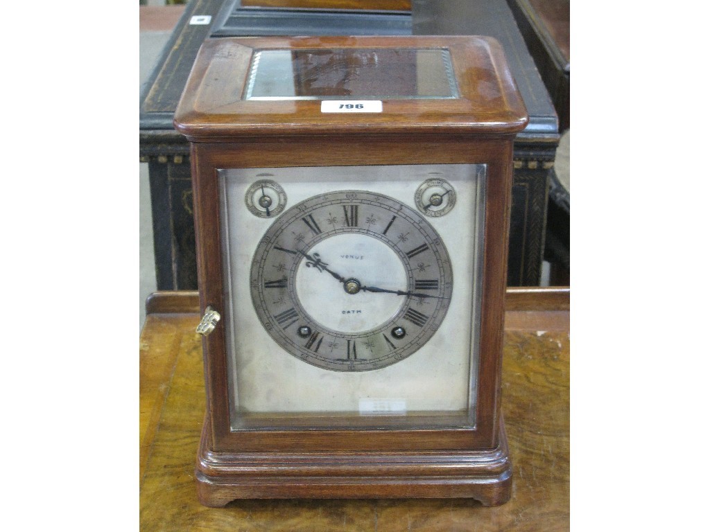 Appraisal: Mahogany cased chiming mantle clock