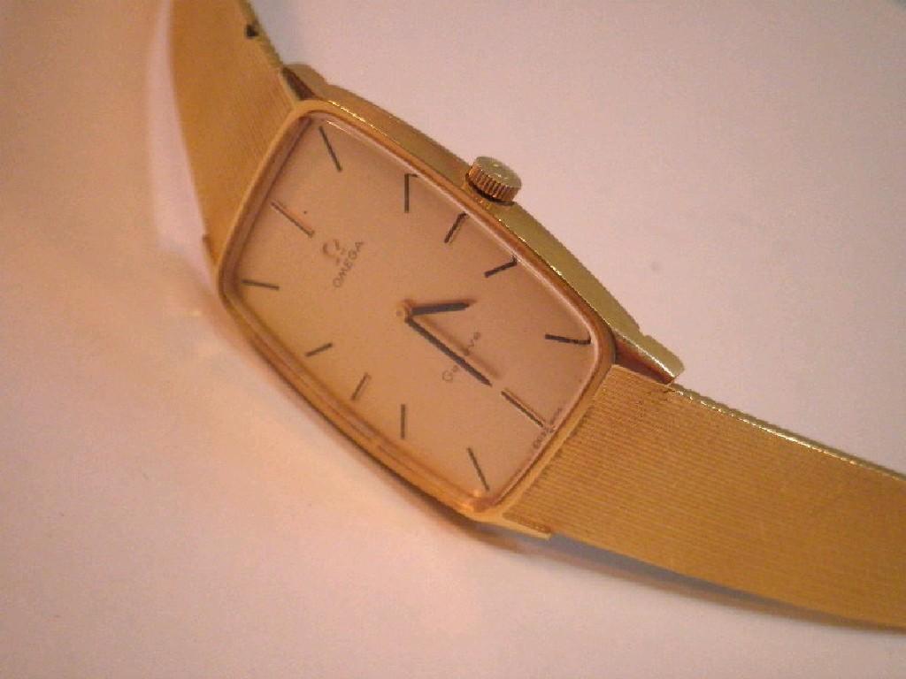 Appraisal: An Omega gentleman's dress bracelet wrist watch marked