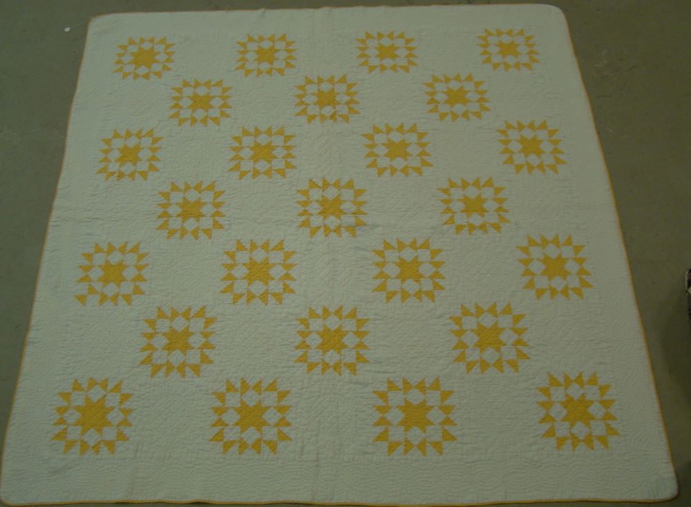 Appraisal: YELLOW AND WHITE PIECED QUILT American Late th Early th