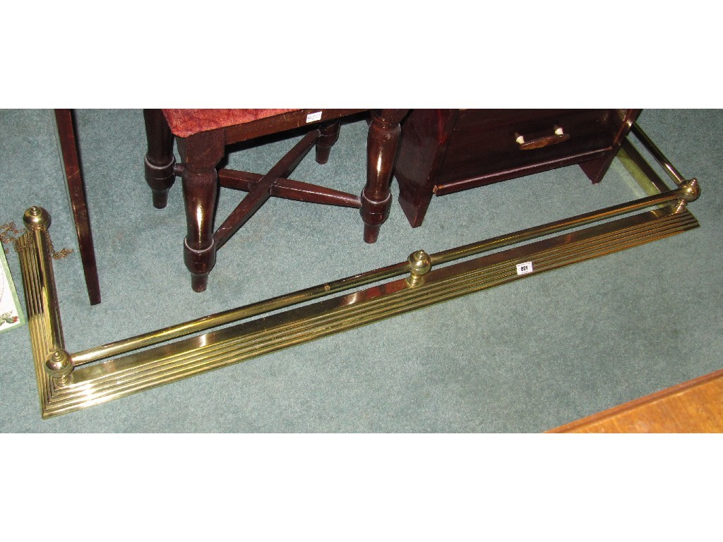 Appraisal: Brass fire fender