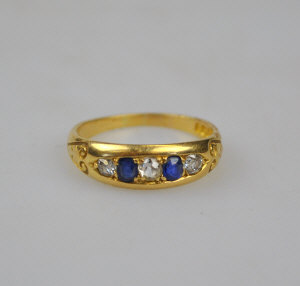 Appraisal: ct yellow gold five-stone ring set three old cut diamonds