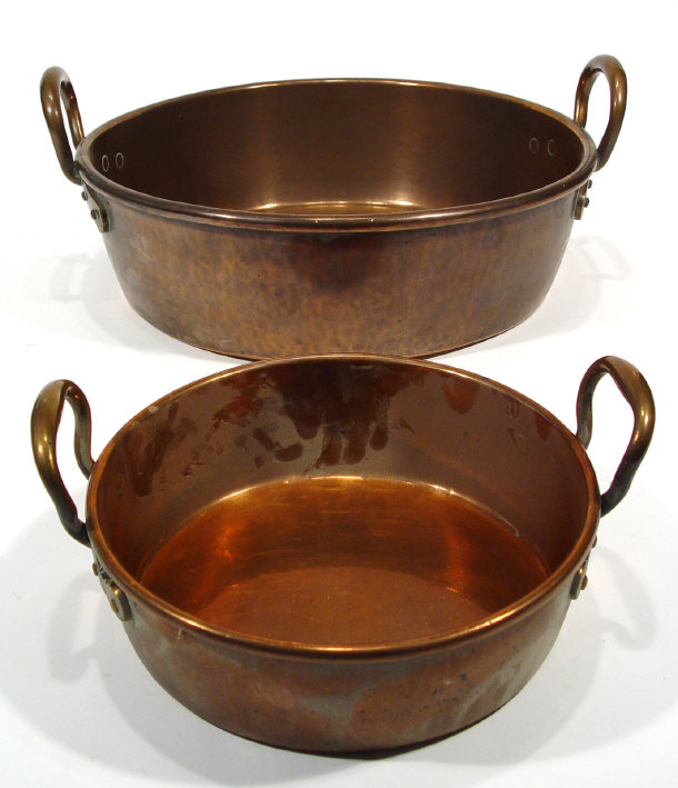 Appraisal: Two graduated copper preserving pans largest cm diameter