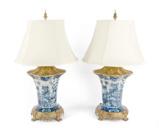 Appraisal: A PAIR OF JOHN RICHARD BLUE AND WHITE CHINESE STYLE