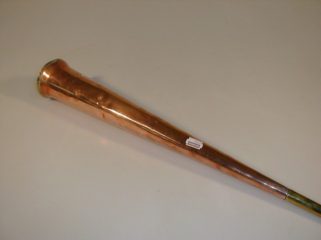 Appraisal: A copper coaching horn