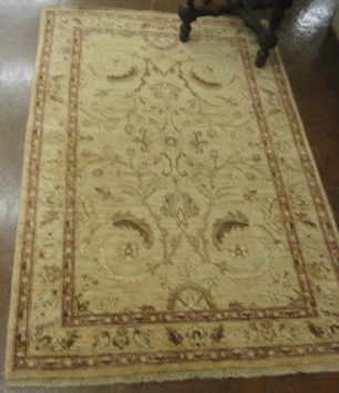 Appraisal: HAND KNOTTED ORIENTAL AREA RUG Pakistani Zeigler overall scrolling floral