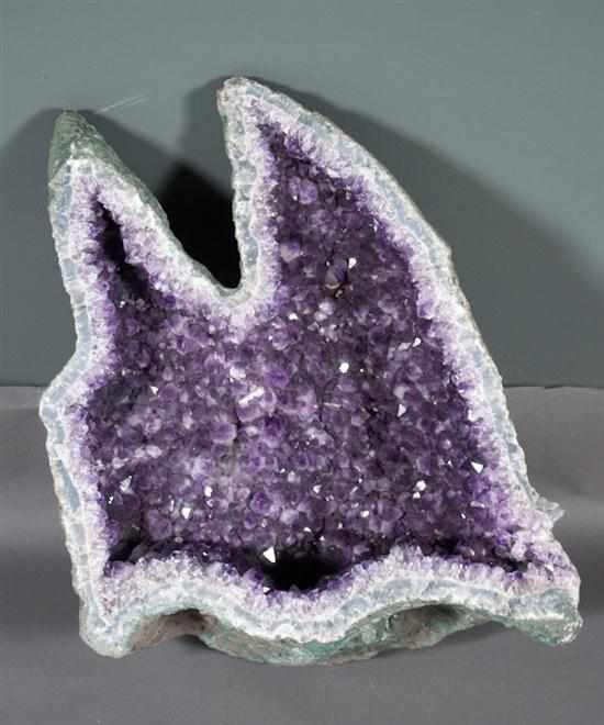 Appraisal: Large amethyst geode x x in Estimate - losses prospective